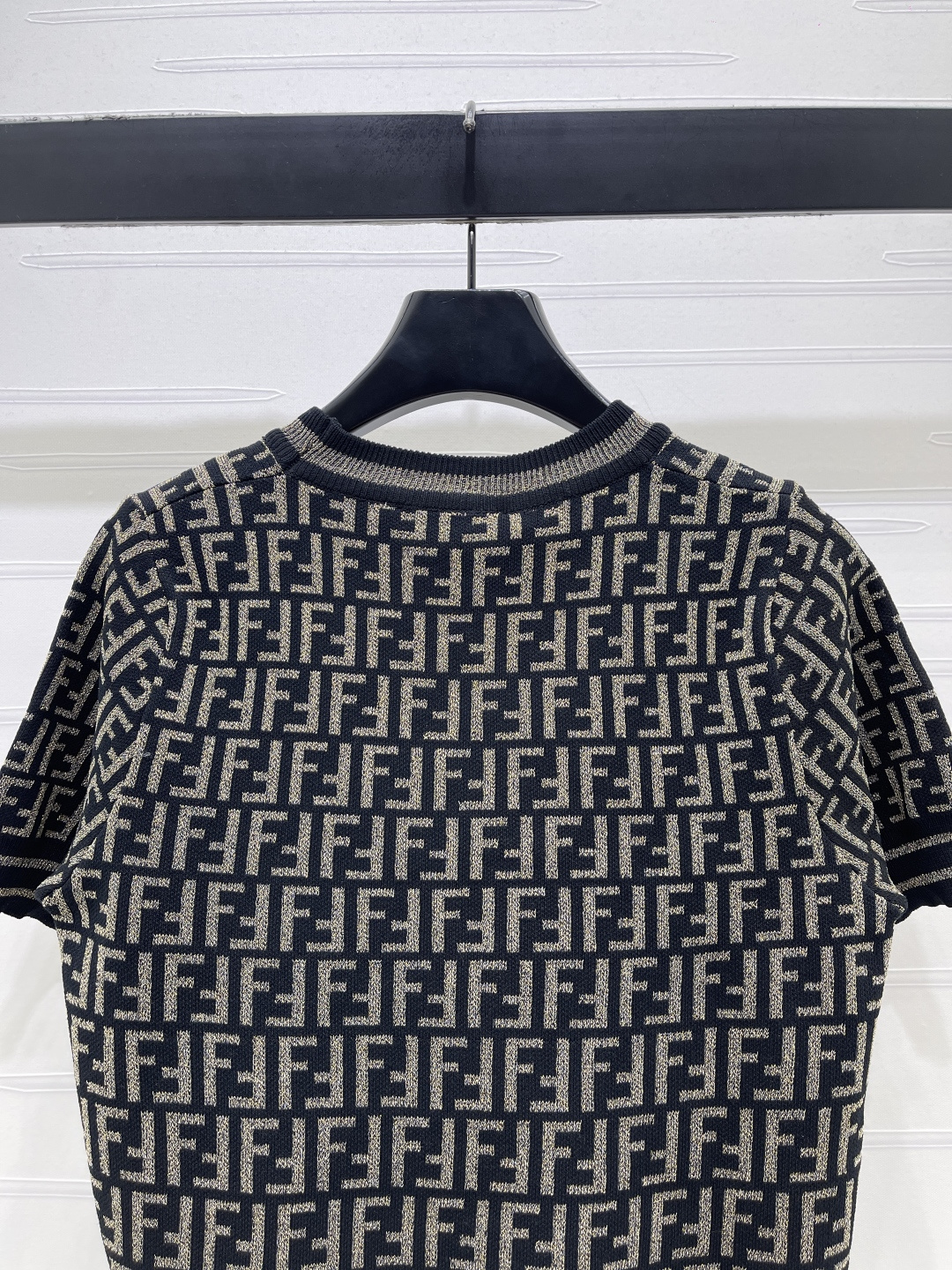Women's short sleeves